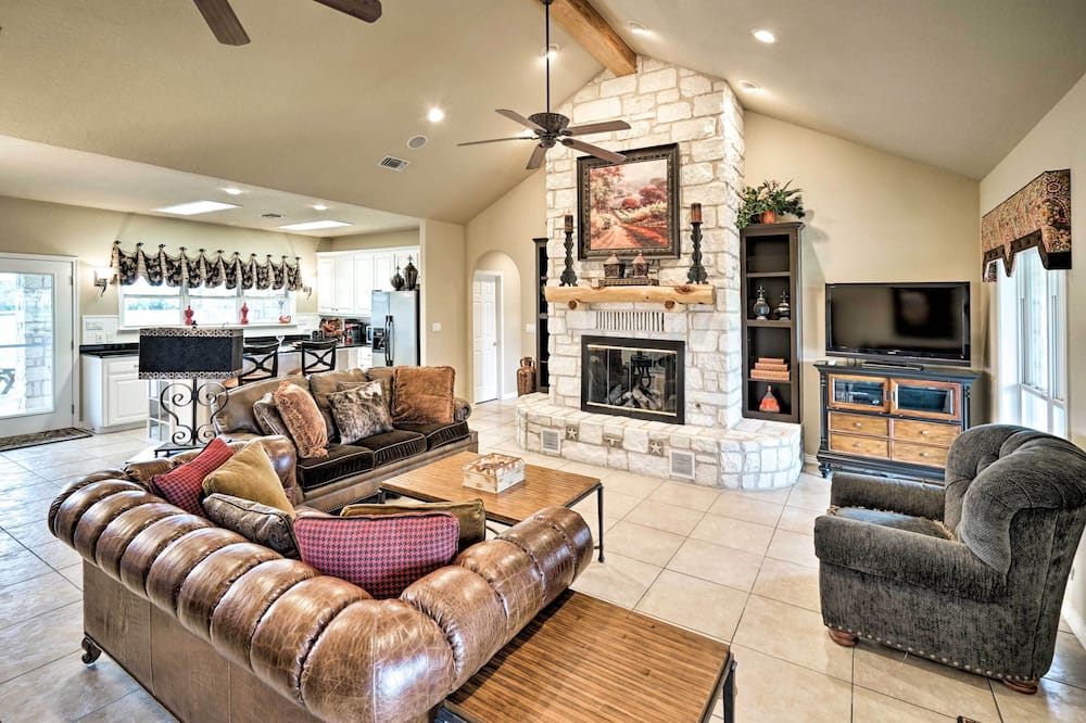 Pet-friendly Flatonia House w/ Patio & Gazebo! - Schulenburg, TX