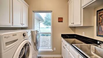 Rumah (3 Bedrooms) | Interior