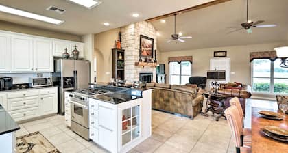 Pet-friendly Flatonia House w/ Patio & Gazebo!