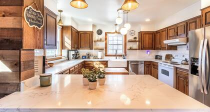 Quaint Elkton Home Near Shenandoah National Park!