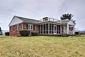 Interior - Quaint Elkton Home Near Shenandoah National Park! (Elkton)