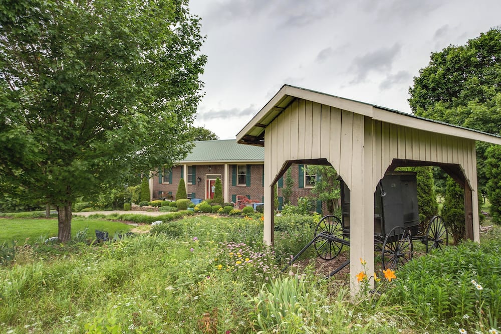 Large & Private Guest House Apt w/ Patio + Views! - Herrington Lake, KY
