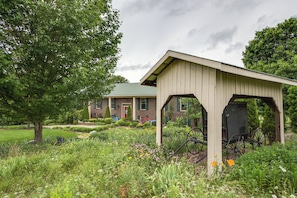Apartment (2 Bedrooms) | Interior - Large & Private Guest House Apt w/ Patio + Views! (Danville)