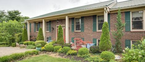 Apartment (2 Bedrooms) | Front of property