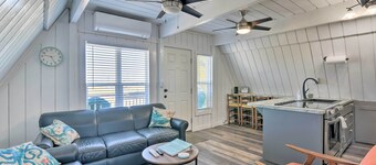 2 Blocks to Surfside Beach: A-frame Home w/ Deck