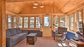 Cottage (2 Bedrooms) | Interior