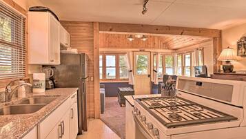 Cottage (2 Bedrooms) | Interior