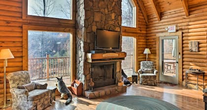 Underwood Home w/ 40 Acres: Fire Pit, Private Lake