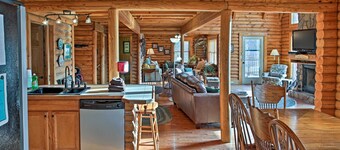 Fire Pit & Private Lake! 40-acre Underwood Retreat