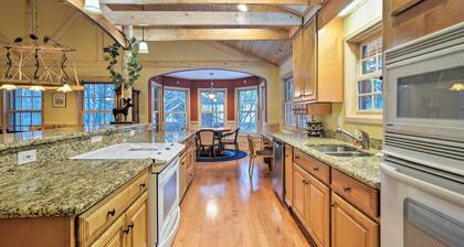 2 Mi to Schuss Mtn! Northern Retreat w/ Game Room