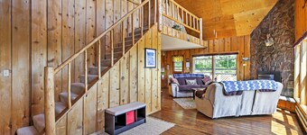 Hot Tub + Mtn Views: Gore Pass Kremmling Cabin