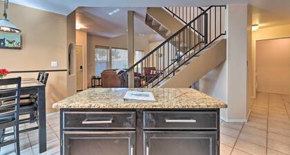 Phoenix Townhome w/ Pool Access, 13 Mi to Old Town