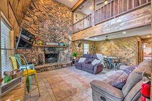 Fireplace - New! Cheery Ruidoso Cabin w/ Valley-view Balcony (Ruidoso)