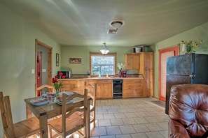 Cottage (1 Bedroom) | Interior - Broken Bow Cottage w/ Deck, Hot Tub & Fire Pit! (Broken Bow)