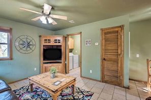 Cottage (1 Bedroom) | Interior - Broken Bow Cottage w/ Deck, Hot Tub & Fire Pit! (Broken Bow)