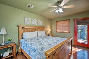 Cottage (1 Bedroom) | Interior - Broken Bow Cottage w/ Deck, Hot Tub & Fire Pit! (Broken Bow)