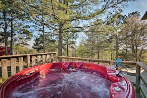 Cottage (1 Bedroom) | Interior - Broken Bow Cottage w/ Deck, Hot Tub & Fire Pit! (Broken Bow)