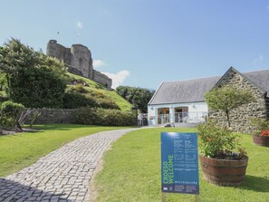 Exterior - Golygfa'r Gastell / Castle View (Criccieth)