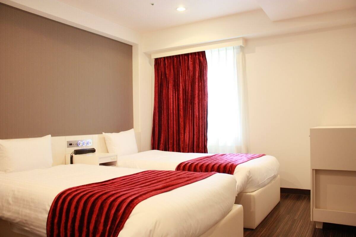 Soundproofing, WiFi (free), bed sheets
