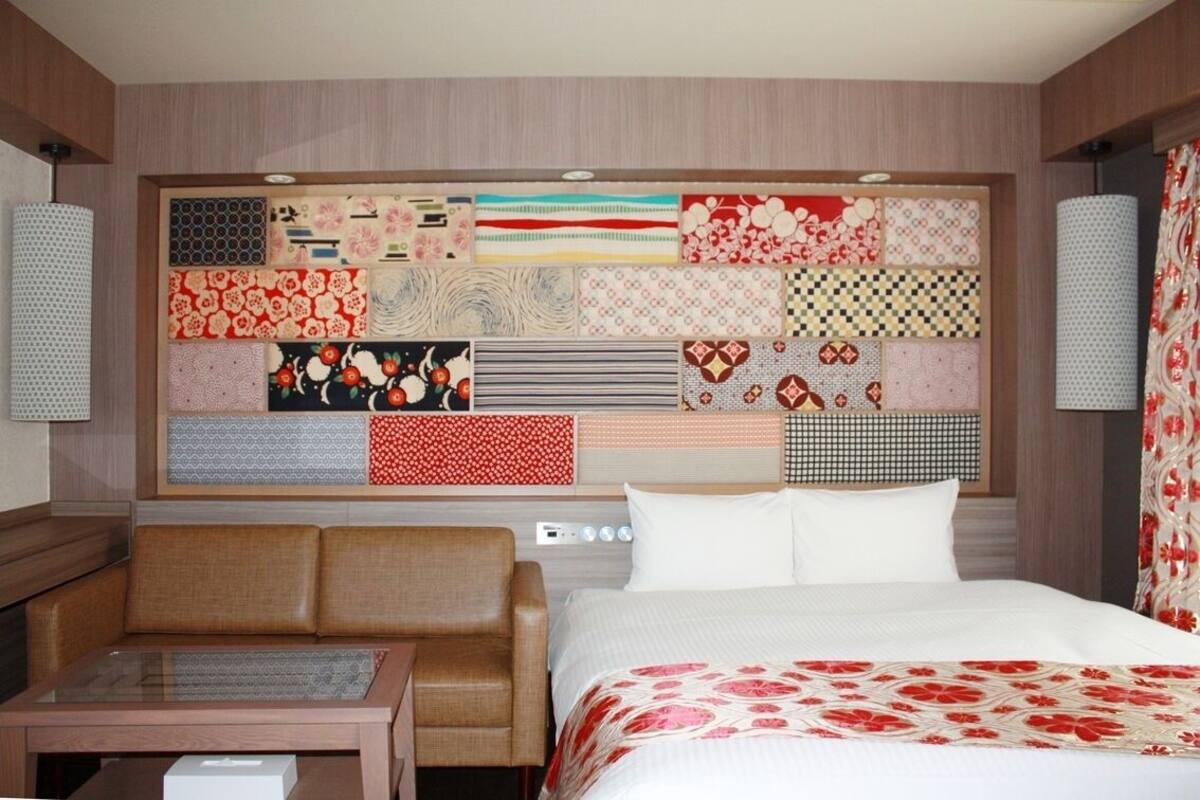 Soundproofing, WiFi (free), bed sheets
