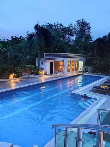 2-Bed Apartment in Near Airport Paranaque