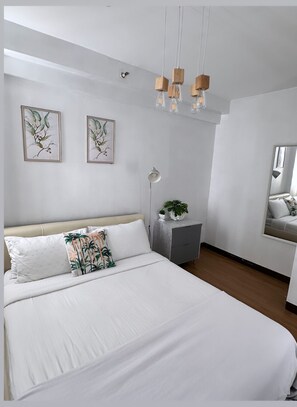 2 bedrooms, iron/ironing board, WiFi, bed sheets - 2-Bed Apartment in Near Airport Paranaque (Paranaque)