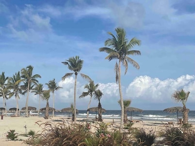 Villa - Sleeps 2 - Pool - Parking