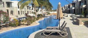 Villa - Sleeps 2 - Pool - Parking