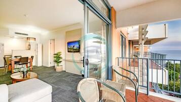 Premier Apartment | Balcony