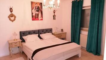 1 bedroom, bed sheets