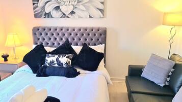 3 bedrooms, iron/ironing board, WiFi, bed sheets