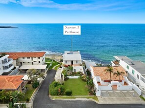 Exterior - Luxe Oceanfront Penthouse! Deluxe couples Paradise at Yamba's best address. (Yamba)