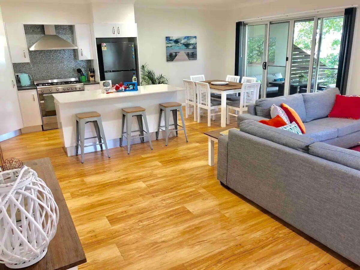 智能電視、書籍