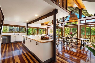 Luxury Angourie Villa! Dream location, WiFi, the ideal couples retreat +++