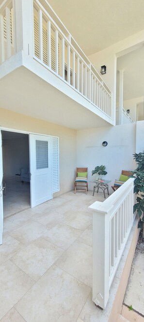 Terrace/patio - comfort, privacy, tranquility, and prime location (Oistins)