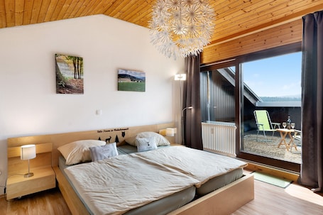 1 室のベッドルーム、アイロン / アイロン台、WiFi (無料)、ベッドシーツ. Apartment 'Klug' with Mountain View, Private Terrace and Wi-Fi