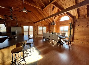 Dining - Mountaintop lodge, breathtaking views, private hiking trails & arcade game room. (Secondcreek)