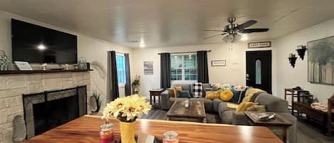 Smart TV, fireplace, stereo