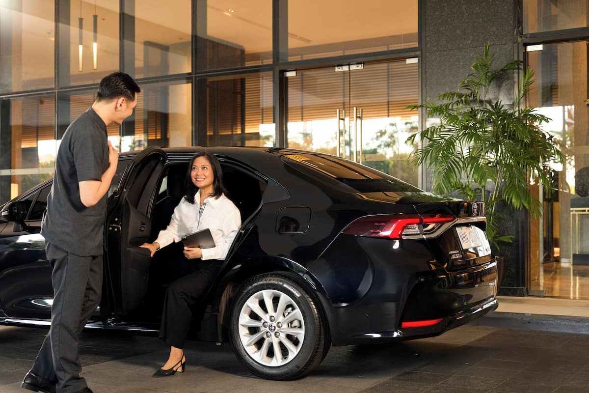 Deluxe Twin Room with Airport Transfers