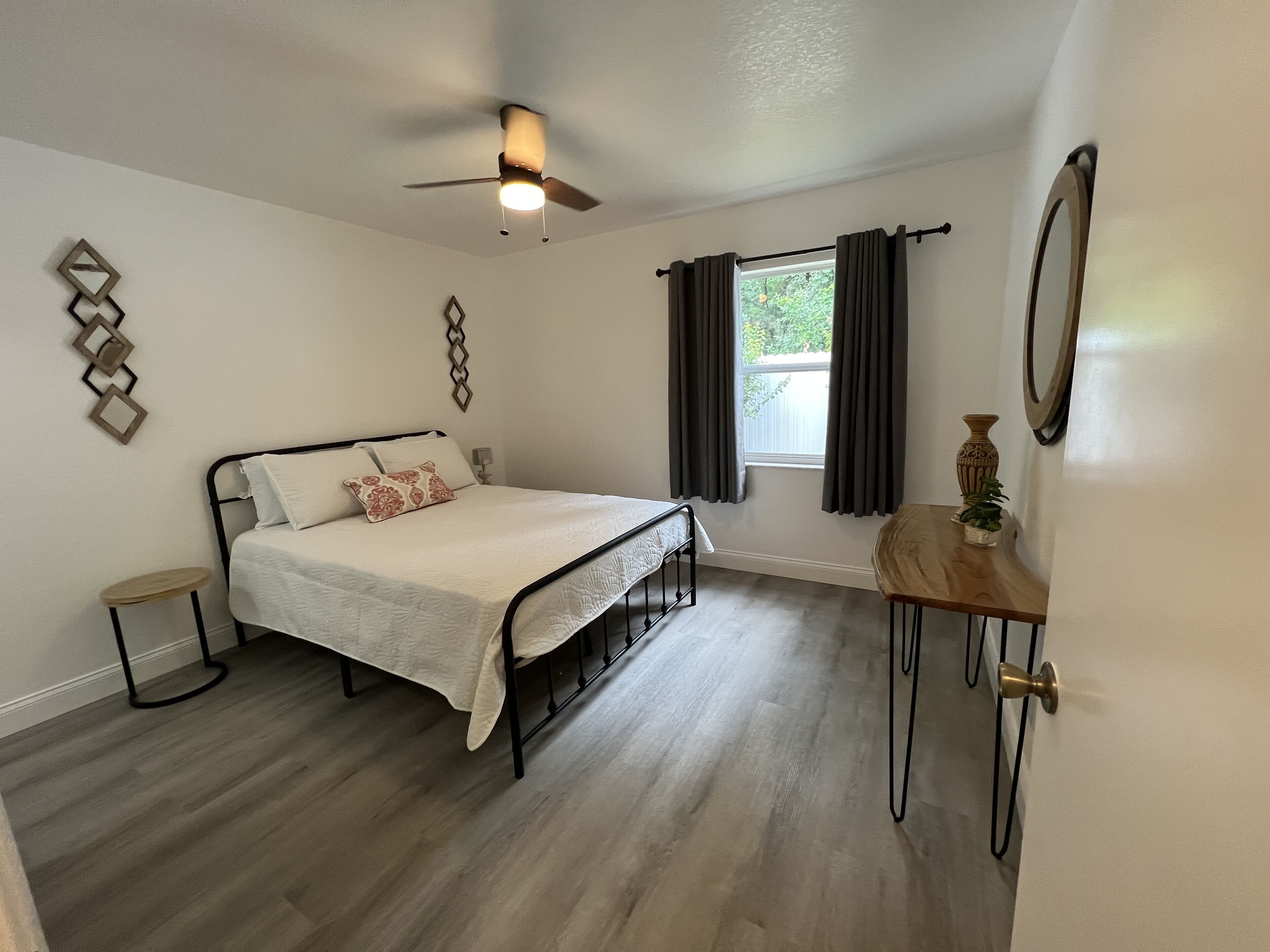 3 chambres, bureau, fer et planche à repasser, Wi-Fi gratuit