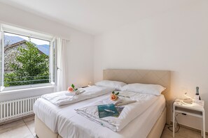 1 quarto, Wi-Fi de cortesia, roupa de cama