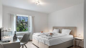 WiFi (free), bed sheets
