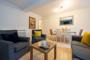 TV - GuestReady - Charming haven in Knowledge Quarter (Liverpool)