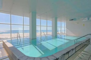 Indendørs pool
