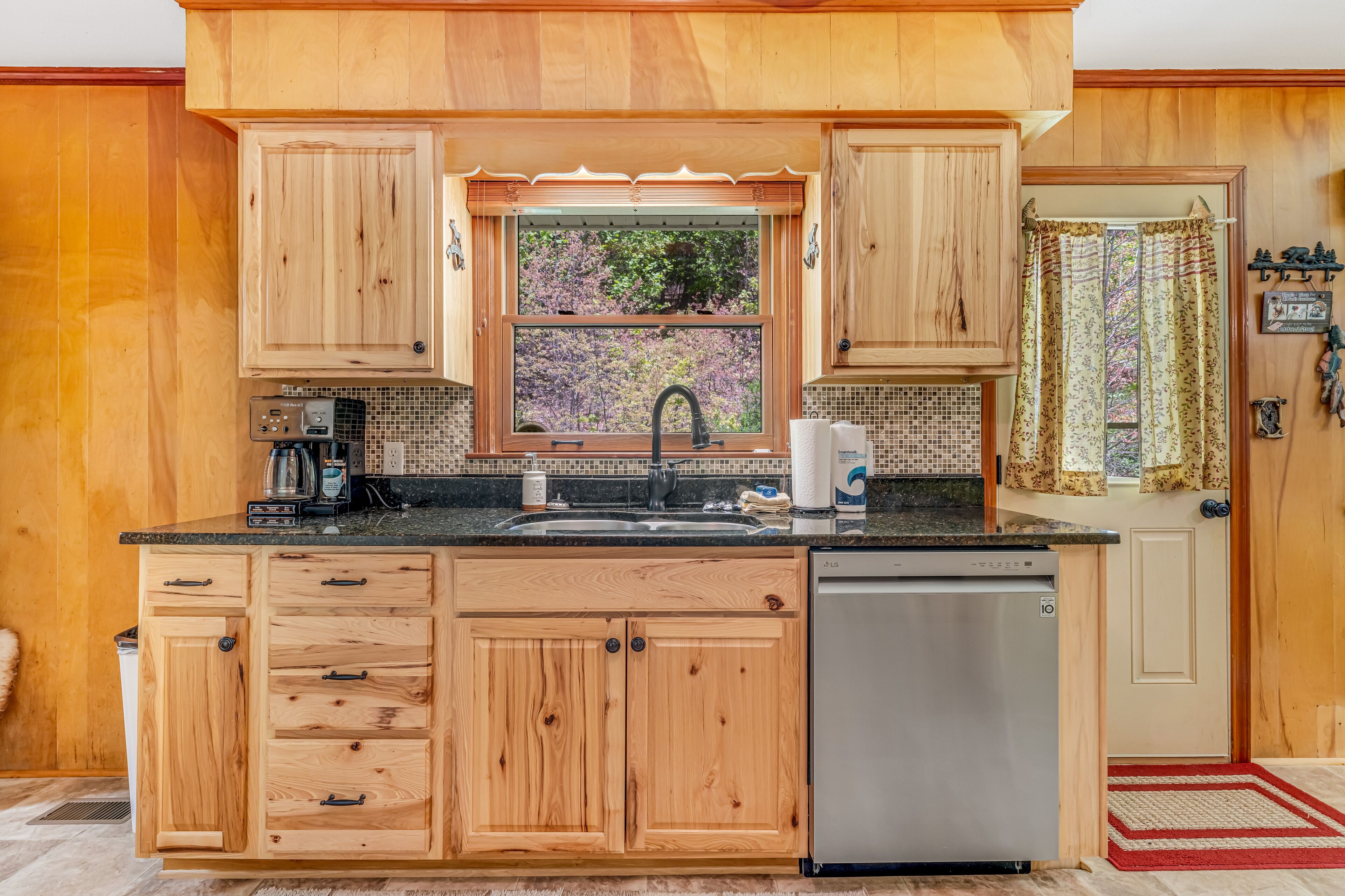 雪櫃、微波爐、焗爐、爐具