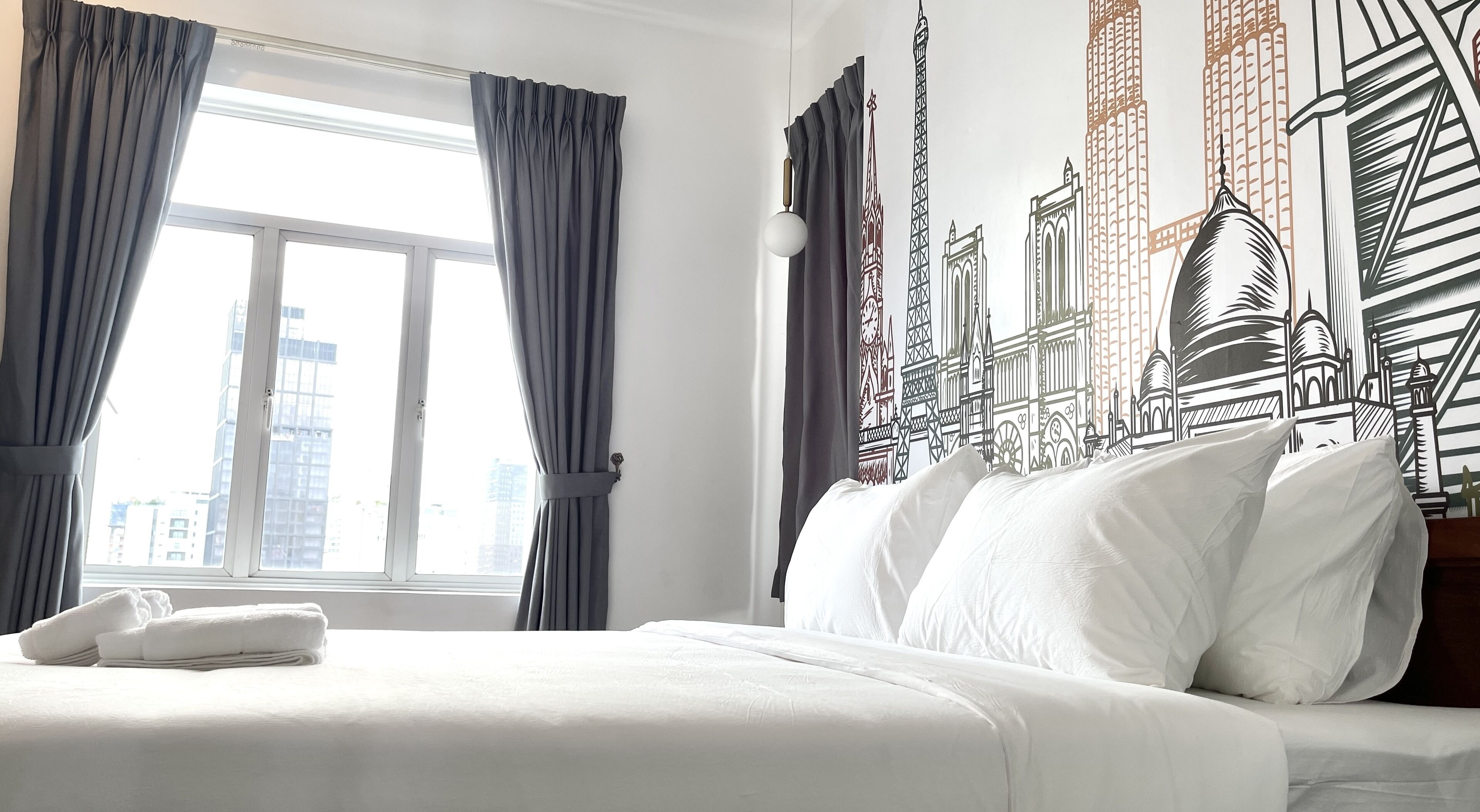 Deluxe Suite, 1 King Bed with Sofa bed, Kitchen, City View