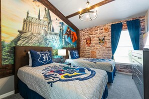 4 bedrooms, desk, iron/ironing board, free WiFi