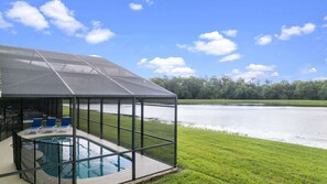 A heated pool - Stunning 4bed/3.5 bath pool home, great location, gated community, lake views. (Kissimmee)
