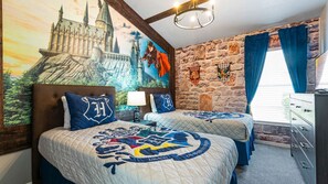 4 habitaciones, tabla de planchar con plancha, wifi y ropa de cama 