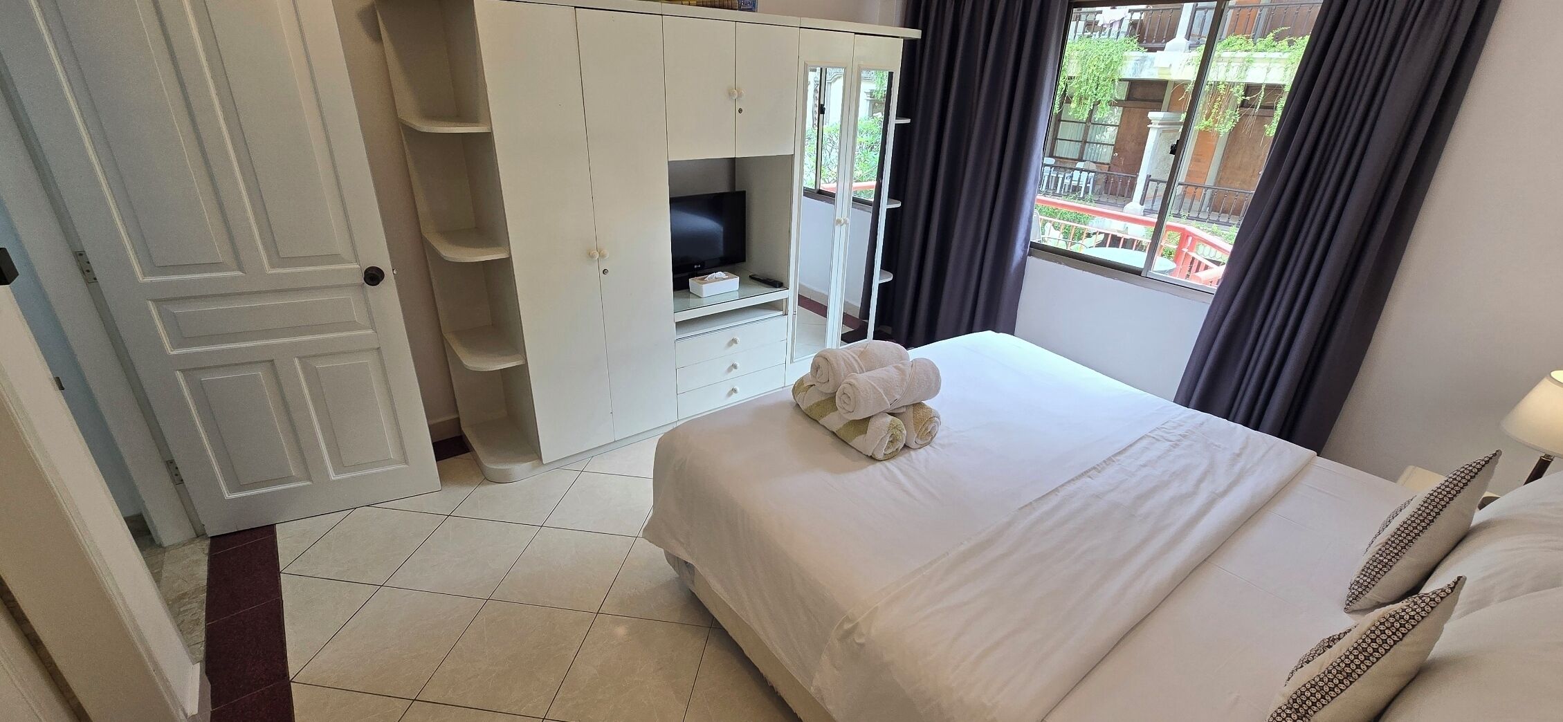 1 bedroom, in-room safe, iron/ironing board, travel cot